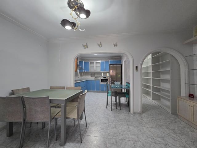 Casa de 3 habitaciones en San Bartolomé de Tirajana en venta - 395.000 € (Ref: 9915796)