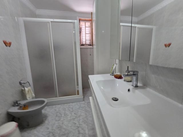 Casa de 3 habitaciones en San Bartolomé de Tirajana en venta - 395.000 € (Ref: 9915796)