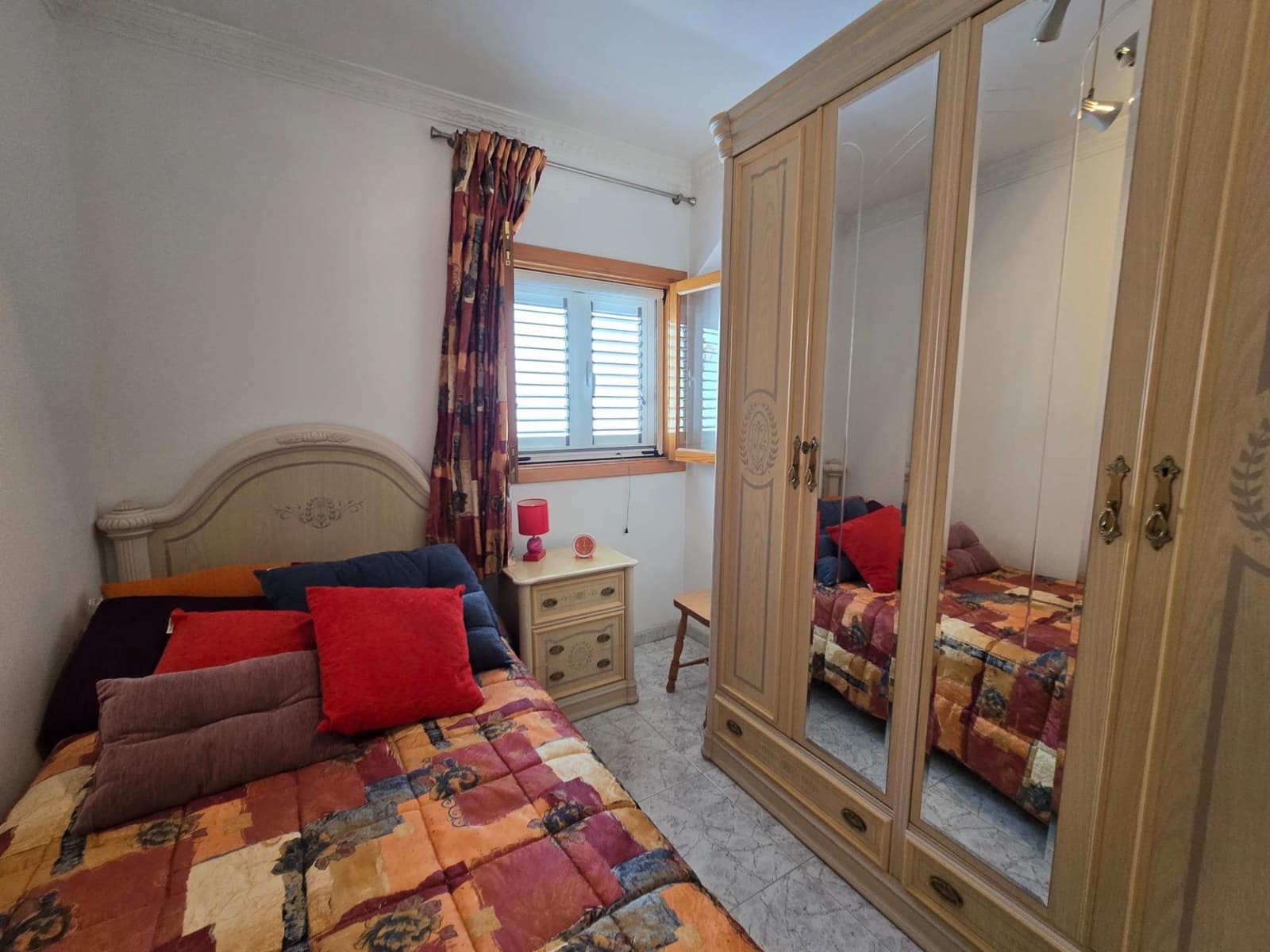 Casa de 3 habitaciones en San Bartolomé de Tirajana en venta - 395.000 € (Ref: 9915796)