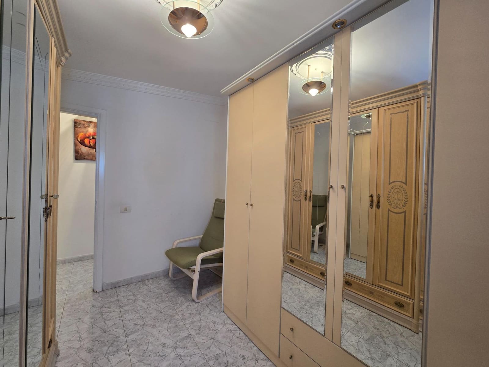 Casa de 3 habitaciones en San Bartolomé de Tirajana en venta - 395.000 € (Ref: 9915796)