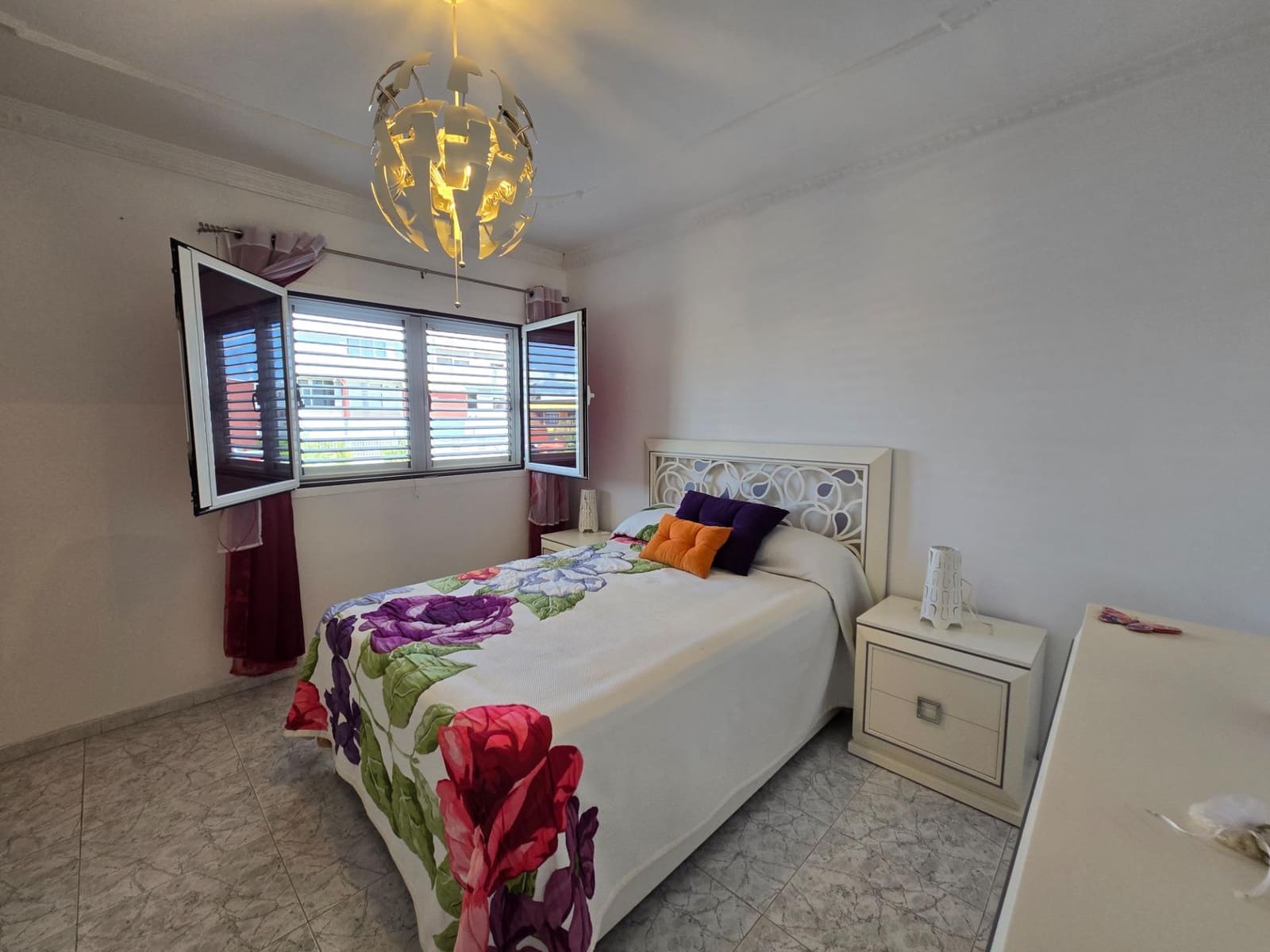 Casa de 3 habitaciones en San Bartolomé de Tirajana en venta - 395.000 € (Ref: 9915796)