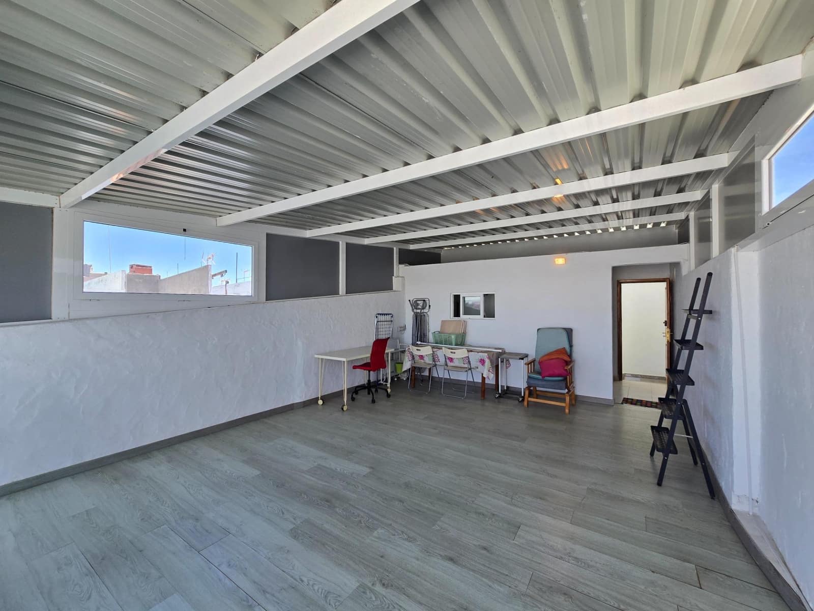 Casa de 3 habitaciones en San Bartolomé de Tirajana en venta - 395.000 € (Ref: 9915796)
