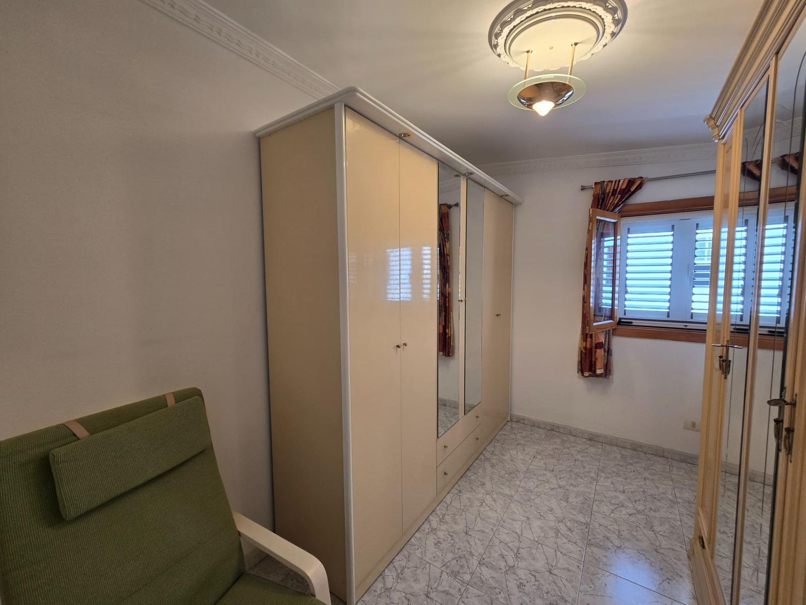 Casa de 3 habitaciones en San Bartolomé de Tirajana en venta - 395.000 € (Ref: 9915796)