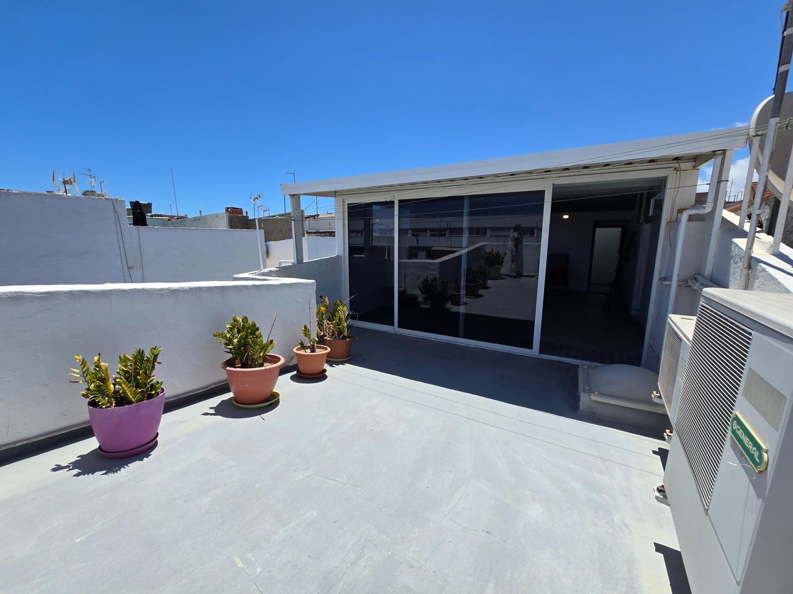 Casa de 3 habitaciones en San Bartolomé de Tirajana en venta - 395.000 € (Ref: 9915796)