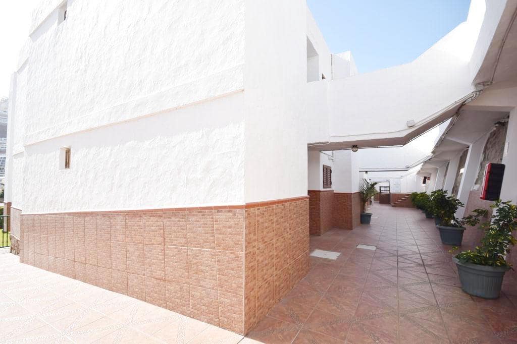 Appartement de 1 chambre à louer à Puerto Rico avec piscine - 900 € (Ref: 9939949)