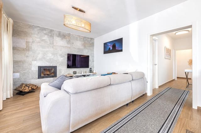 3 soveværelse Villa til salg i Las Palmas de Gran Canaria med garage - € 425.000 (Ref: 9945701)