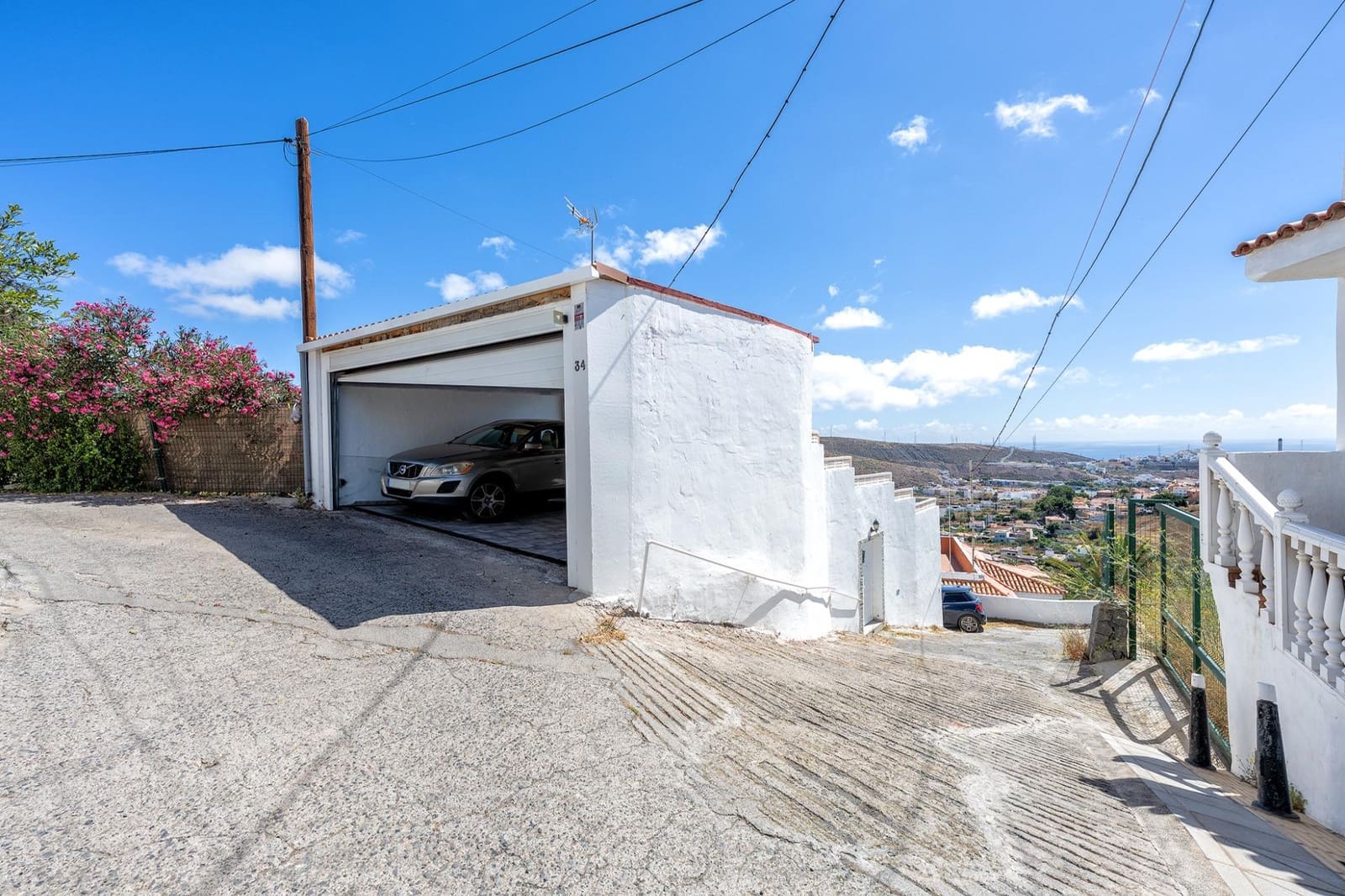3 bedroom Villa for sale in Las Palmas de Gran Canaria with garage - € 425,000 (Ref: 9945701)