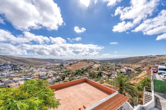 3 soveværelse Villa til salg i Las Palmas de Gran Canaria med garage - € 425.000 (Ref: 9945701)