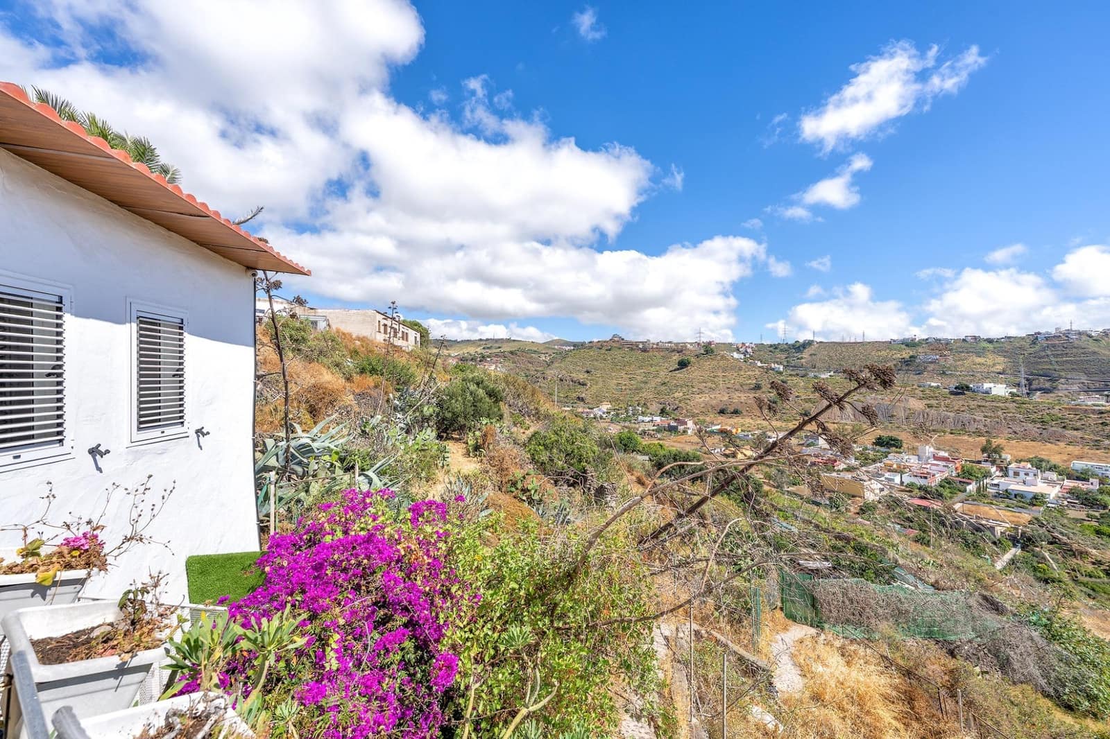 3 bedroom Villa for sale in Las Palmas de Gran Canaria with garage - € 425,000 (Ref: 9945701)