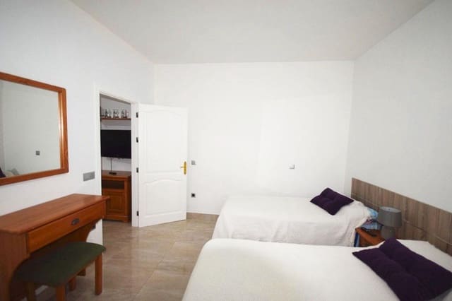 Appartement de 1 chambre à louer à Cruce de Arinaga, Agüimes - 850 € (Ref: 9949764)