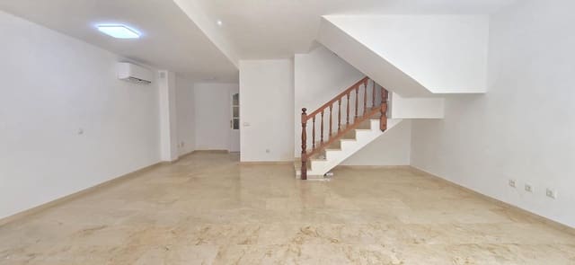 2 soveværelse Rækkehus til salg i San Bartolomé de Tirajana med garage - € 379.000 (Ref: 9949765)