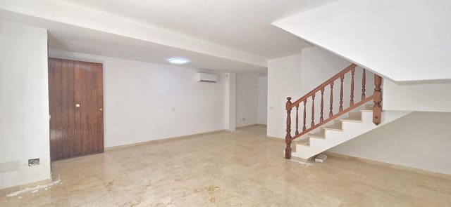 2 soveværelse Rækkehus til salg i San Bartolomé de Tirajana med garage - € 379.000 (Ref: 9949765)