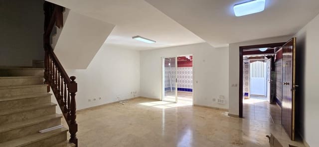2 soveværelse Rækkehus til salg i San Bartolomé de Tirajana med garage - € 379.000 (Ref: 9949765)