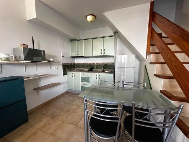 1 soverom Leilighet til leie i San Bartolomé de Tirajana med svømmebasseng - € 950 (Ref: 9957958)