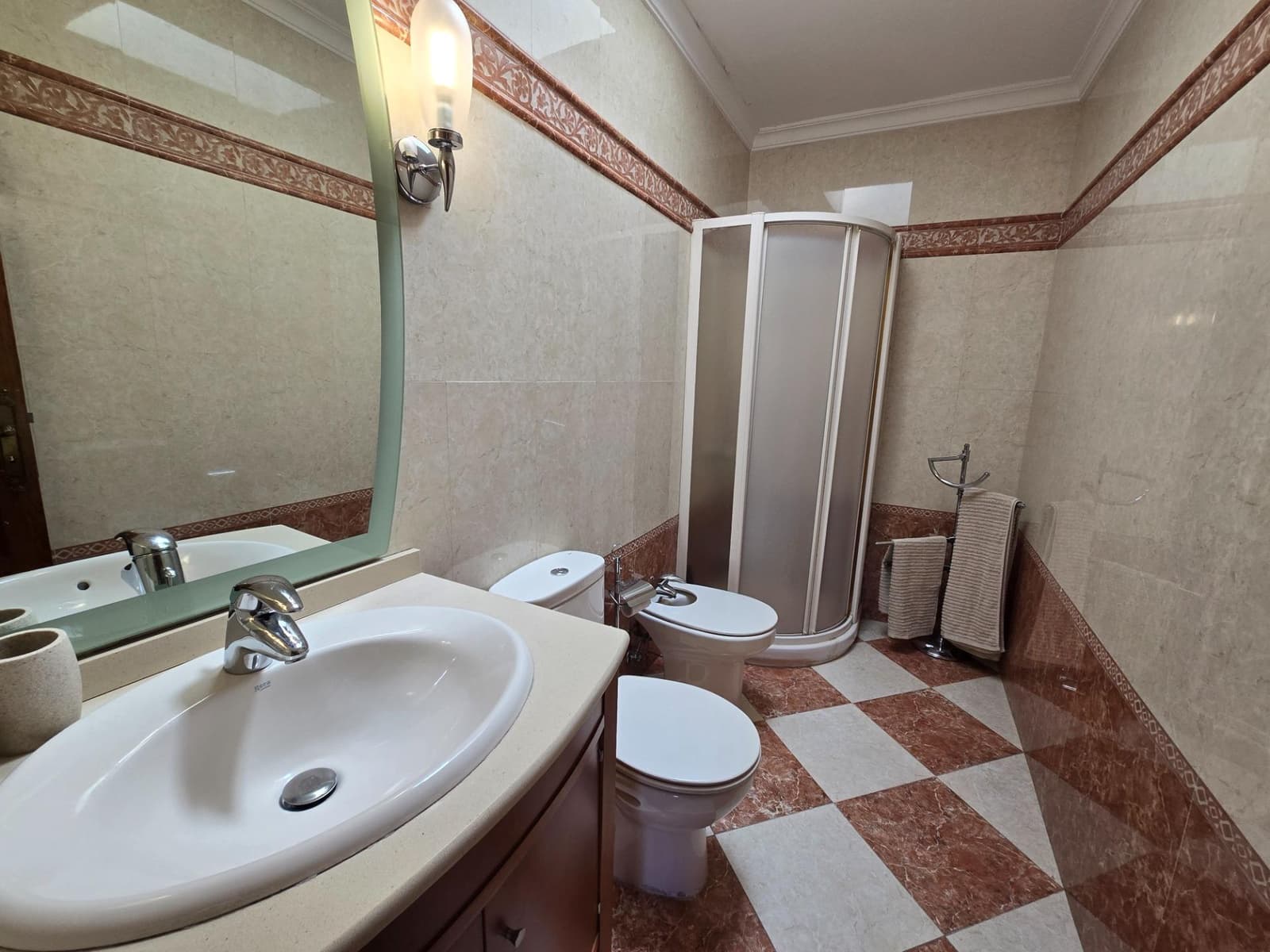 Bungalow de 2 habitaciones en Playa del Inglés en alquiler con piscina - 1.800 € (Ref: 9982999)