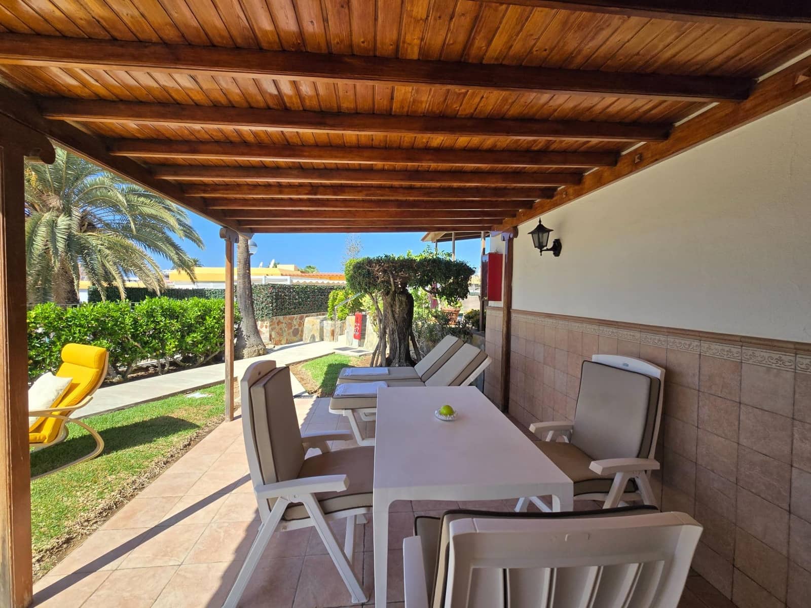 Bungalow de 2 habitaciones en Playa del Inglés en alquiler con piscina - 1.800 € (Ref: 9982999)