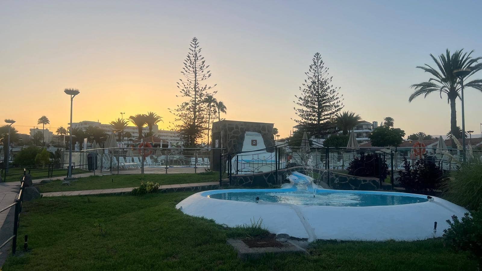 2 bedroom Bungalow for rent in Playa del Ingles with pool - € 1,600 (Ref: 9983000)