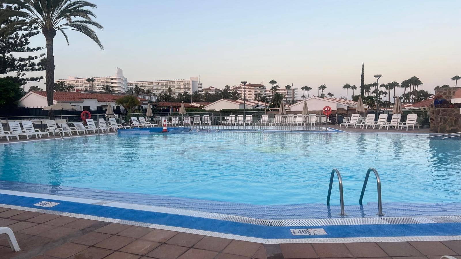 2 bedroom Bungalow for rent in Playa del Ingles with pool - € 1,600 (Ref: 9983000)