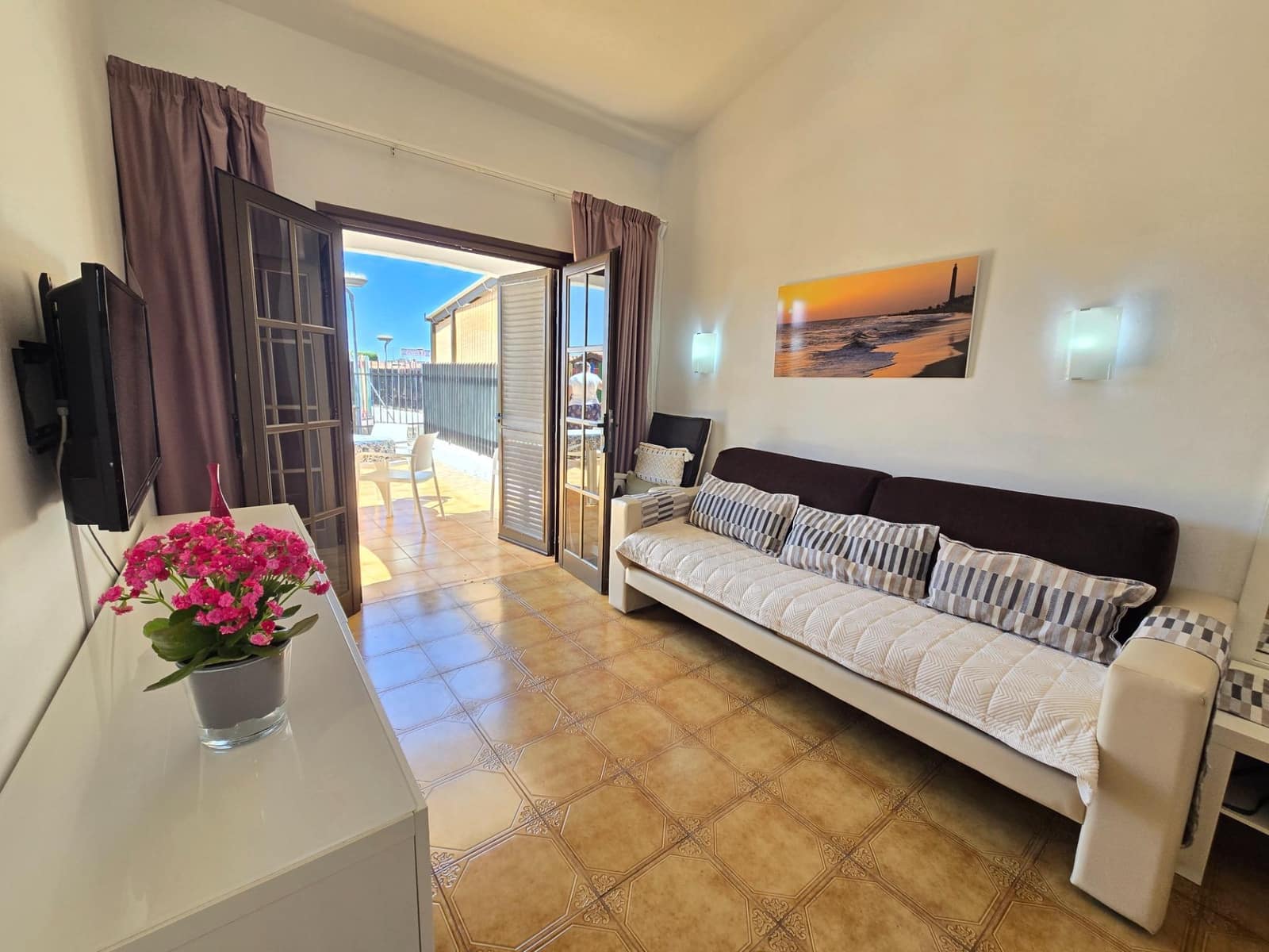 2 bedroom Bungalow for rent in Playa del Ingles with pool - € 1,600 (Ref: 9983000)