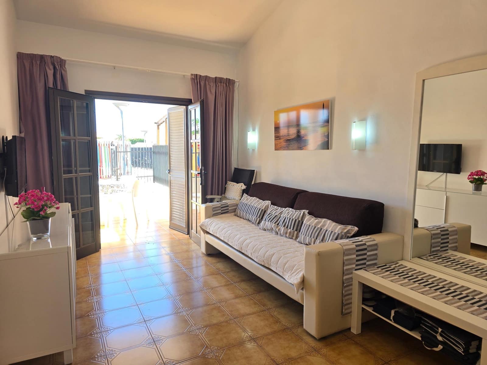 2 bedroom Bungalow for rent in Playa del Ingles with pool - € 1,600 (Ref: 9983000)
