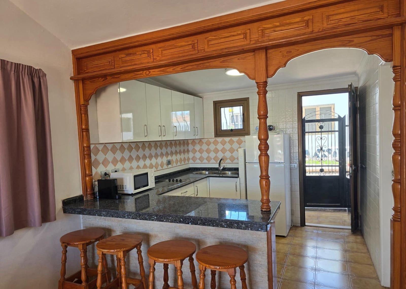 2 bedroom Bungalow for rent in Playa del Ingles with pool - € 1,600 (Ref: 9983000)