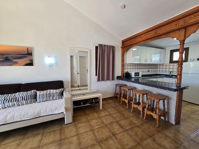2 quarto Bungalow para arrendar em Playa del Inglés, San Bartolomé de Tirajana com piscina - 1 600 € (Ref: 9983000)