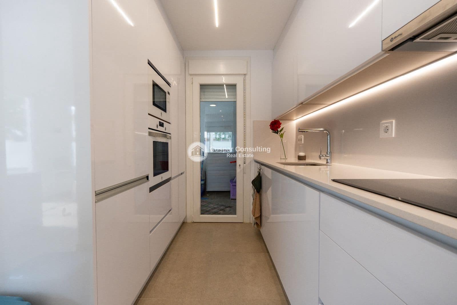 Chalet de 3 habitaciones en San Pedro del Pinatar en venta con piscina garaje - 369.900 € (Ref: 10063001)