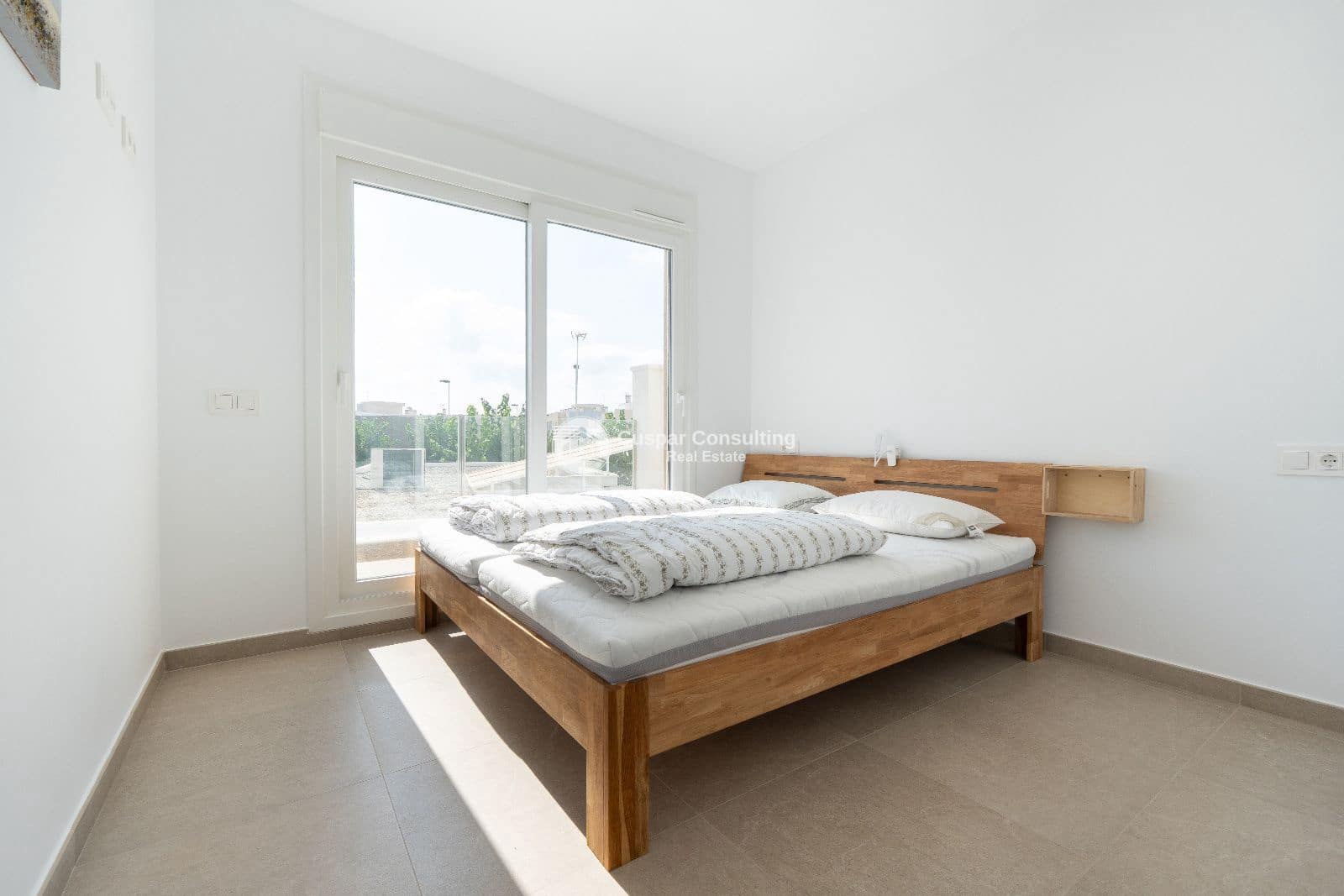 Chalet de 3 habitaciones en San Pedro del Pinatar en venta con piscina garaje - 369.900 € (Ref: 10063001)