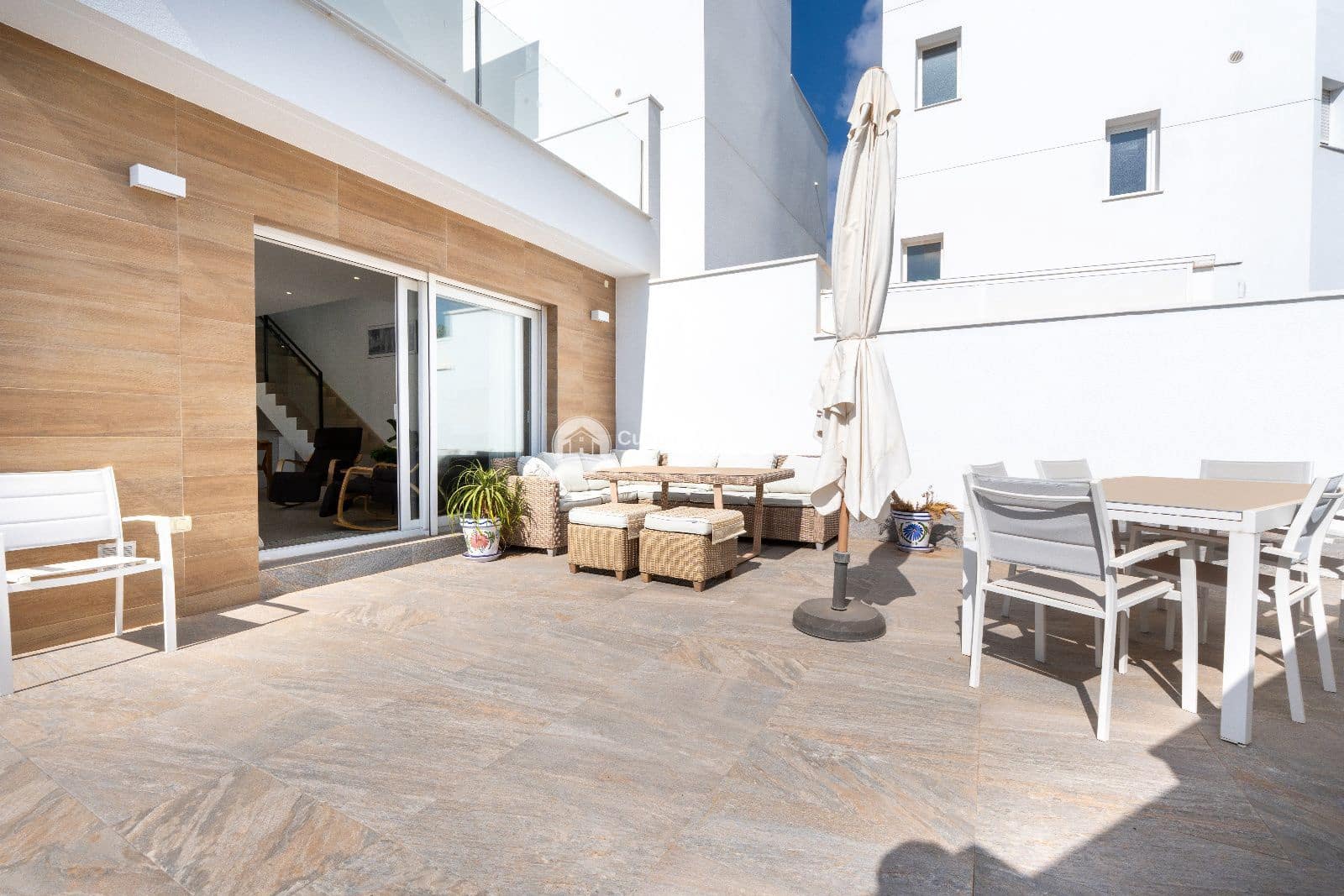 Chalet de 3 habitaciones en San Pedro del Pinatar en venta con piscina garaje - 369.900 € (Ref: 10063001)