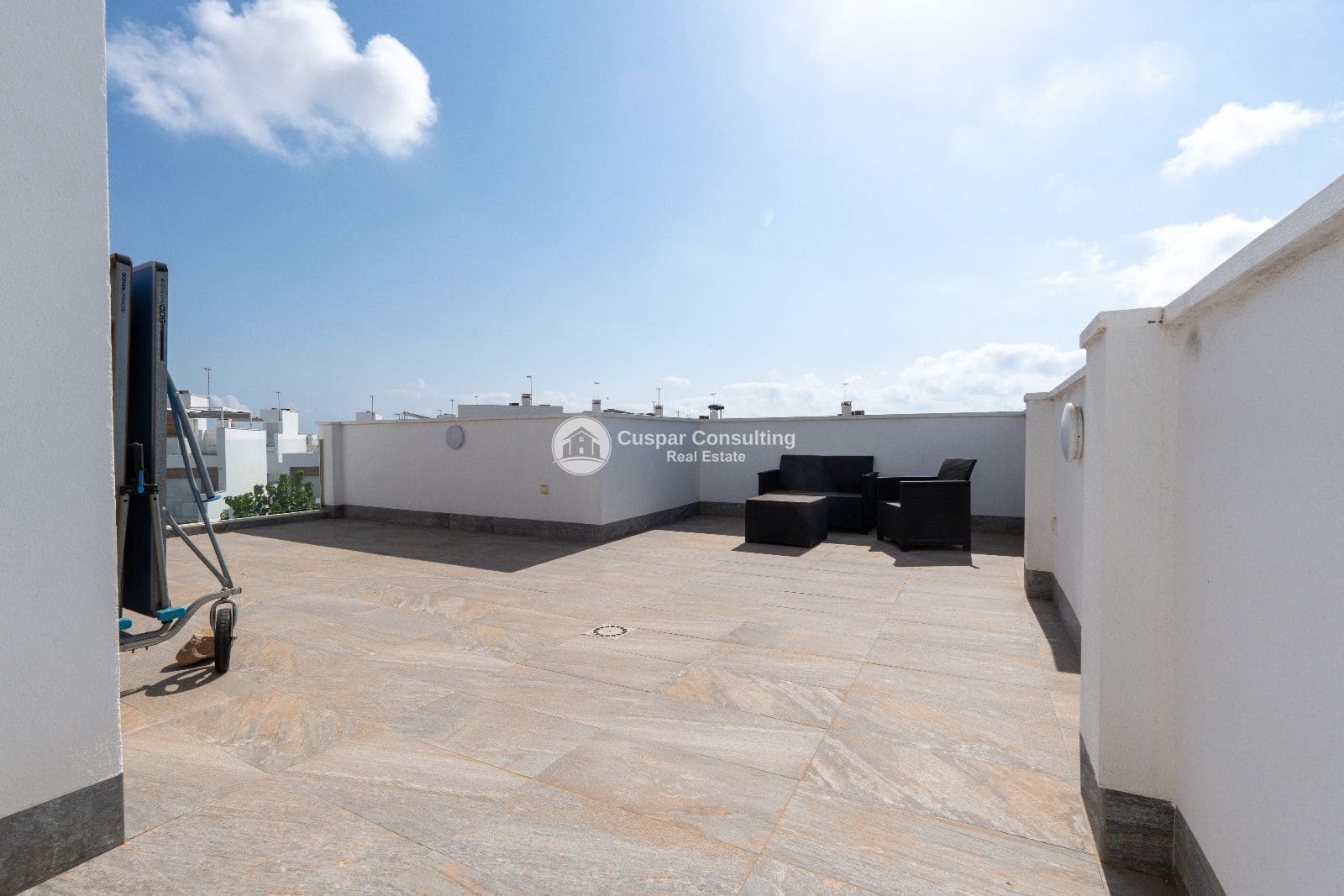 Chalet de 3 habitaciones en San Pedro del Pinatar en venta con piscina garaje - 369.900 € (Ref: 10063001)