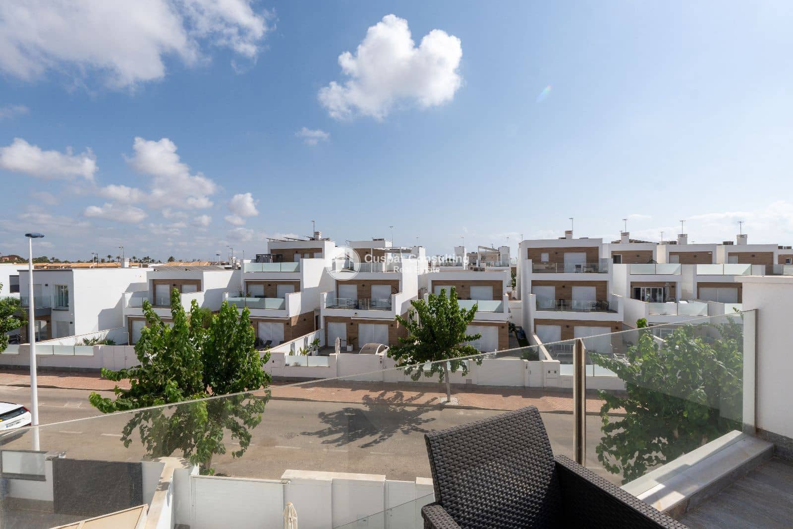 Chalet de 3 habitaciones en San Pedro del Pinatar en venta con piscina garaje - 369.900 € (Ref: 10063001)