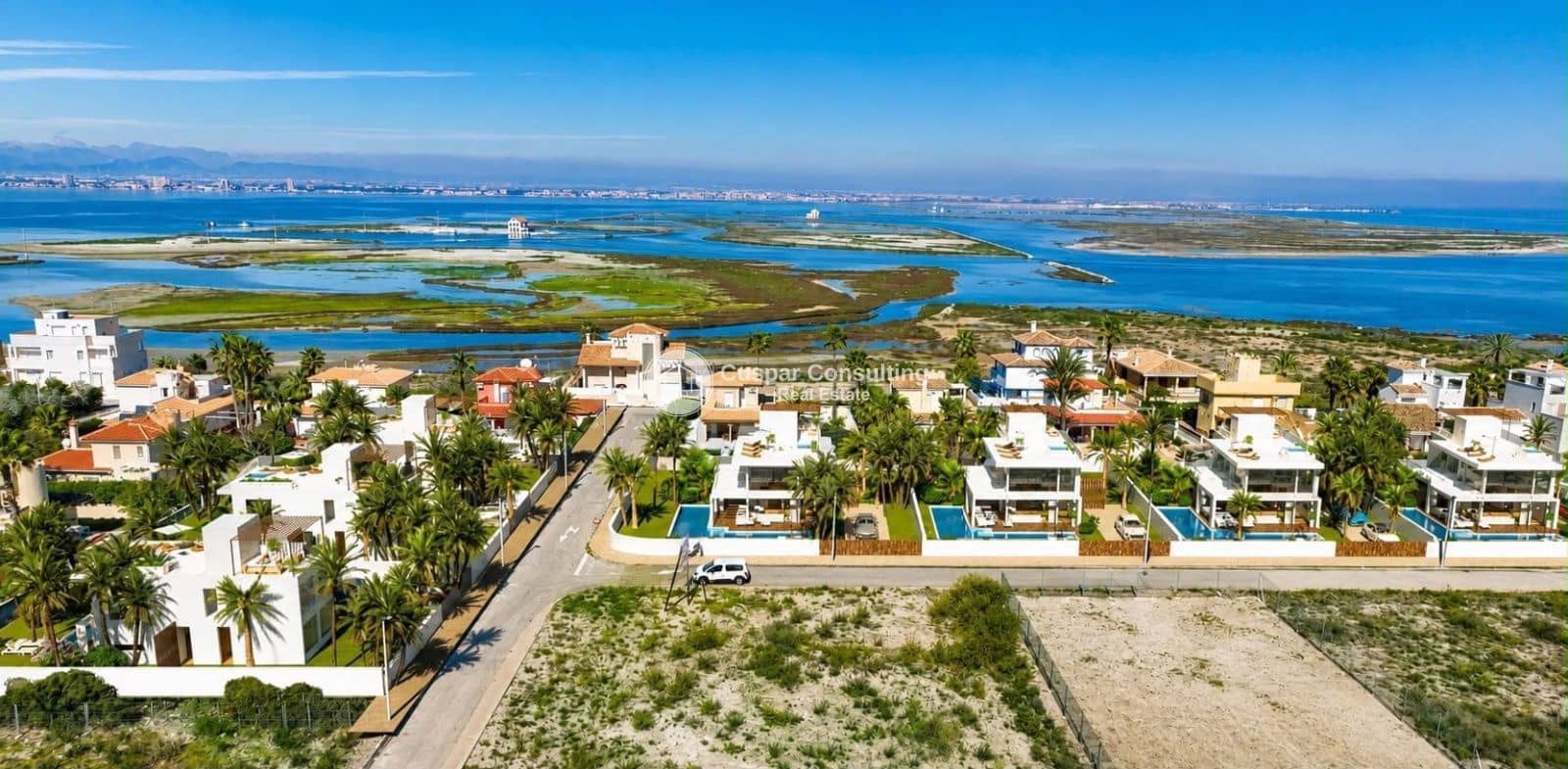 4 quarto Moradia para venda em La Manga del Mar Menor com piscina garagem - 825 000 € (Ref: 10110348)