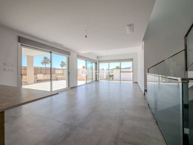 4 sypialnia Willa na sprzedaż w Algorfa z basenem garażem - 669 000 € (Ref: 10110412)