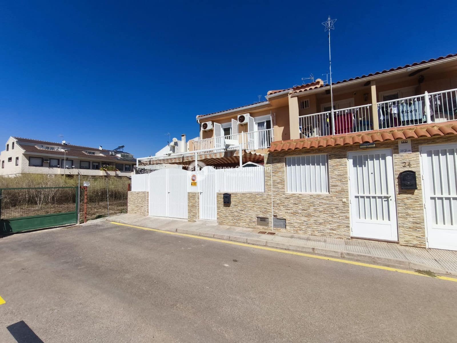 3 soveværelse Byhus til salg i Los Cuarteros med garage - € 225.000 (Ref: 10135046)
