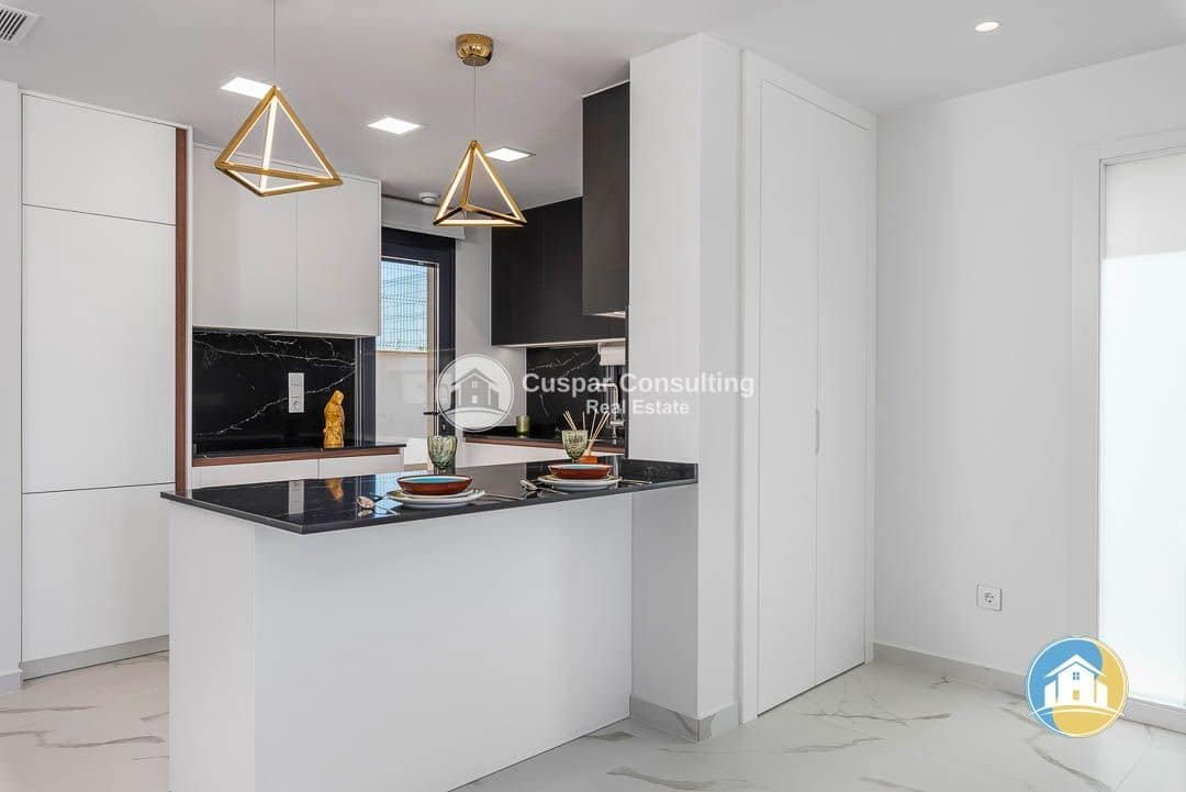 2 quarto Penthouse para venda em San Miguel de Salinas com piscina garagem - 415 000 € (Ref: 10150121)