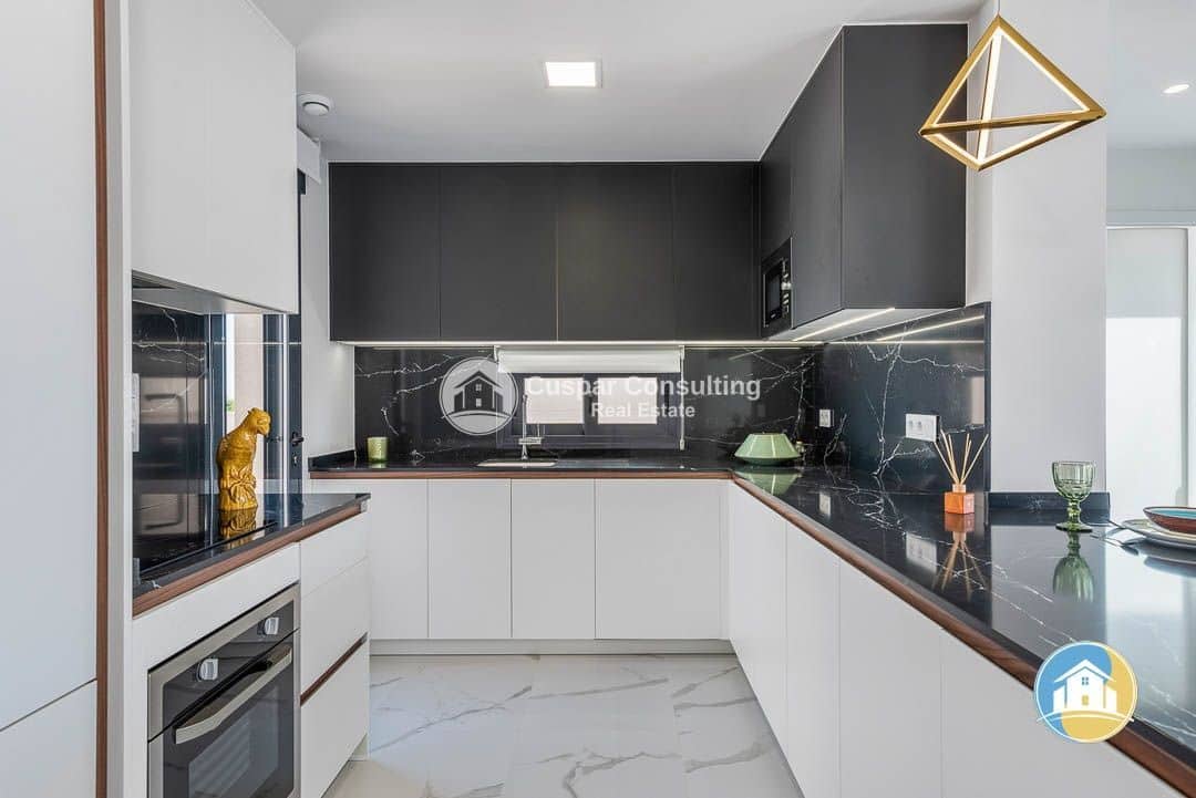 2 quarto Penthouse para venda em San Miguel de Salinas com piscina garagem - 415 000 € (Ref: 10150121)