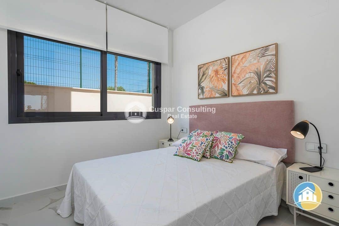 2 quarto Penthouse para venda em San Miguel de Salinas com piscina garagem - 415 000 € (Ref: 10150121)