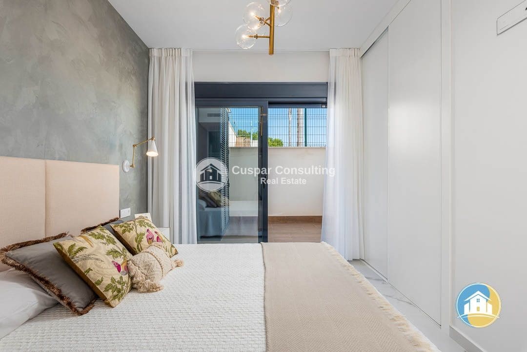 2 quarto Penthouse para venda em San Miguel de Salinas com piscina garagem - 415 000 € (Ref: 10150121)