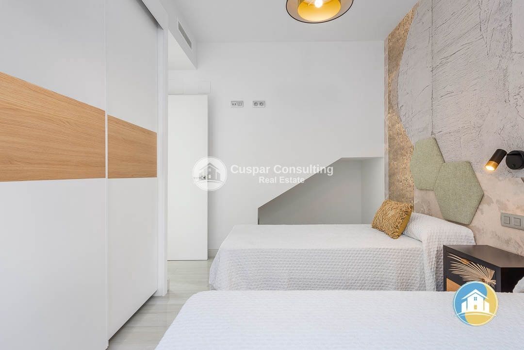 5 sypialnia Willa na sprzedaż w Los Montesinos z basenem garażem - 780 000 € (Ref: 10150161)