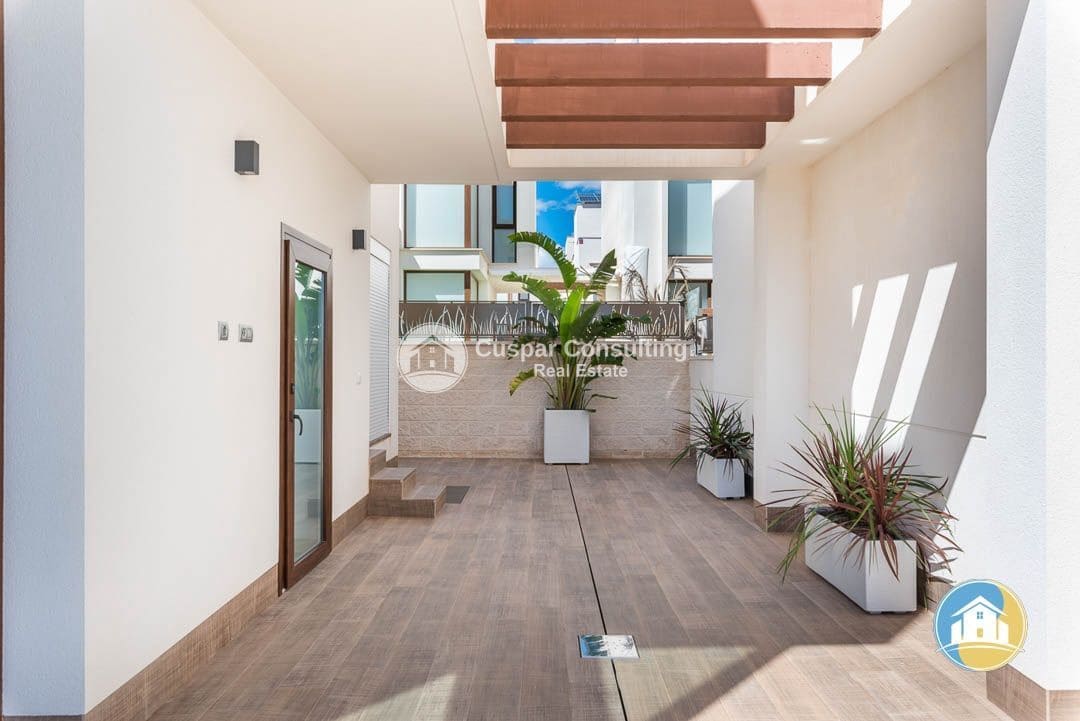 5 sypialnia Willa na sprzedaż w Los Montesinos z basenem garażem - 780 000 € (Ref: 10150161)