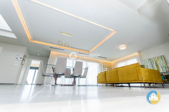 3 soveværelse Villa til salg i San Miguel de Salinas med swimmingpool garage - € 1.250.000 (Ref: 10154131)