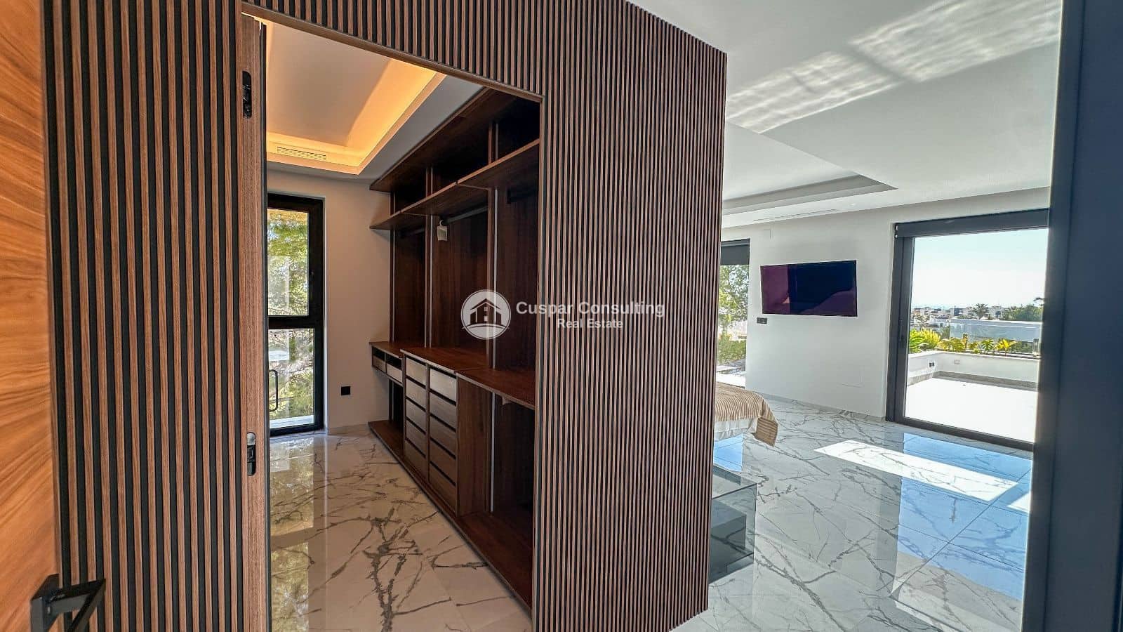 4 quarto Moradia para venda em Villamartin com piscina garagem - 2 950 000 € (Ref: 10163674)