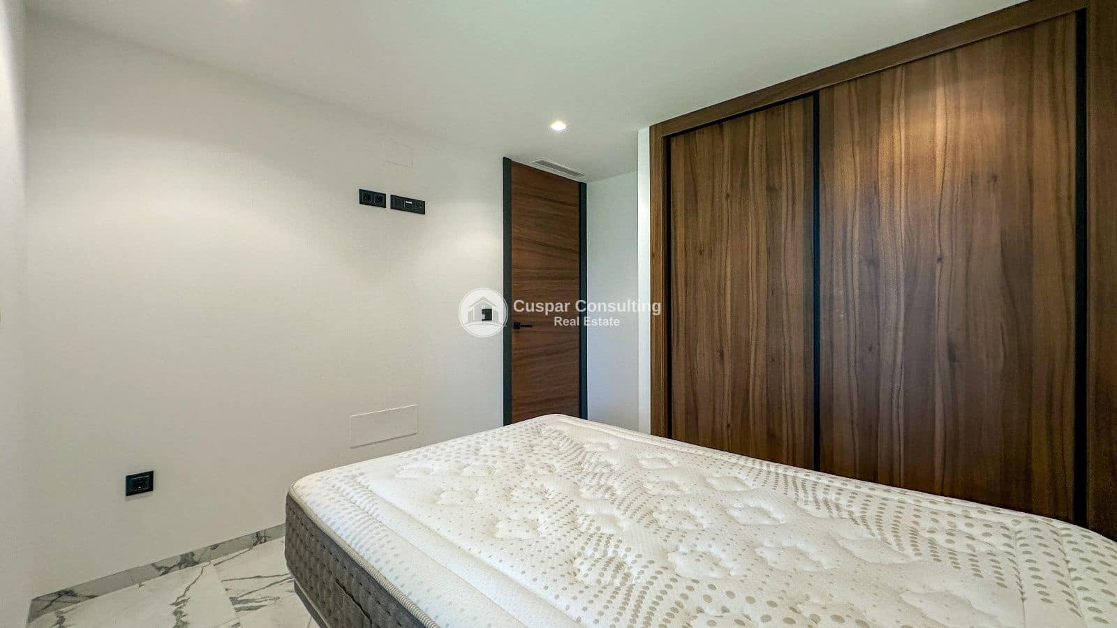 4 quarto Moradia para venda em Villamartin com piscina garagem - 2 950 000 € (Ref: 10163674)