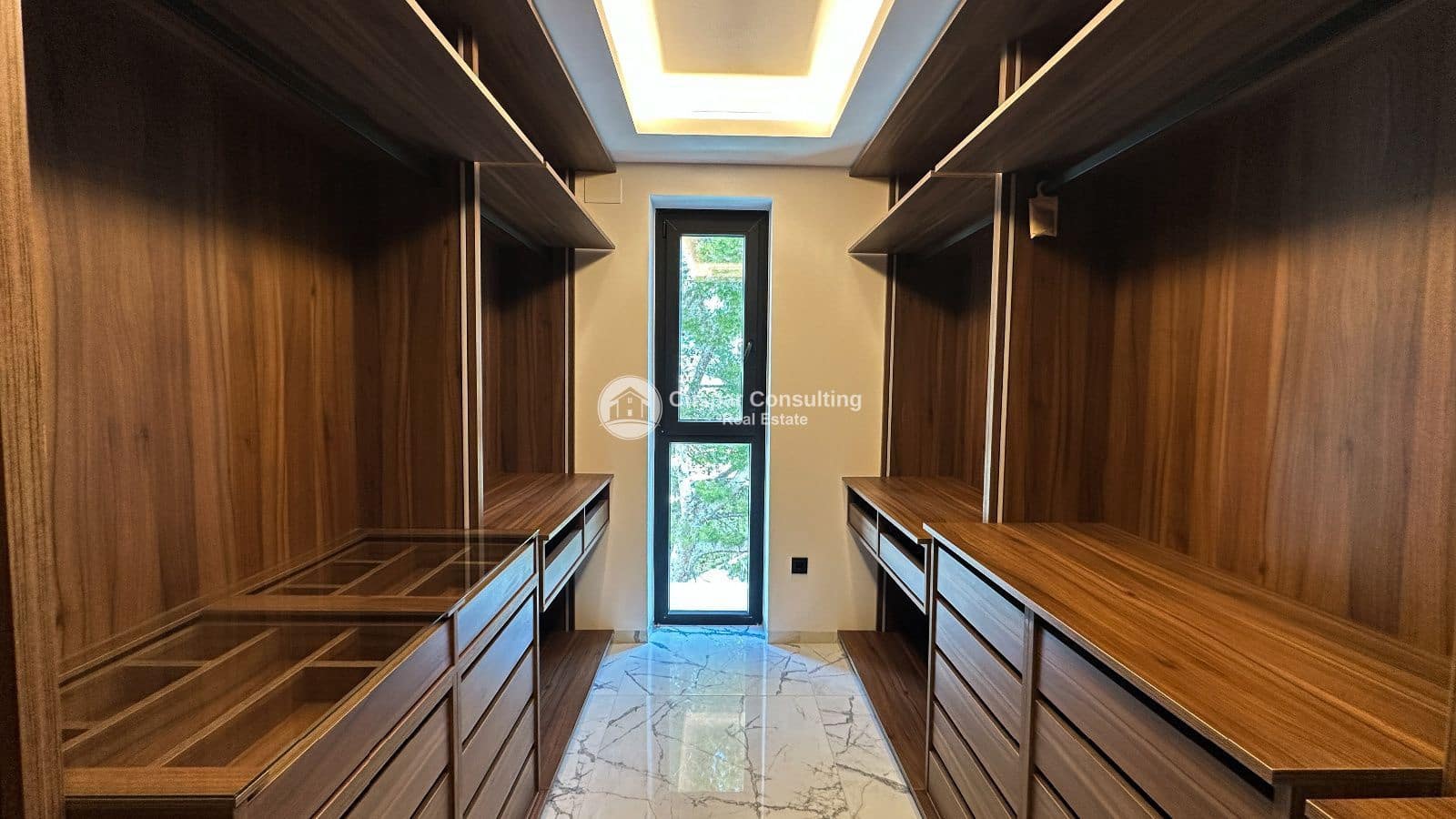 4 quarto Moradia para venda em Villamartin com piscina garagem - 2 950 000 € (Ref: 10163674)