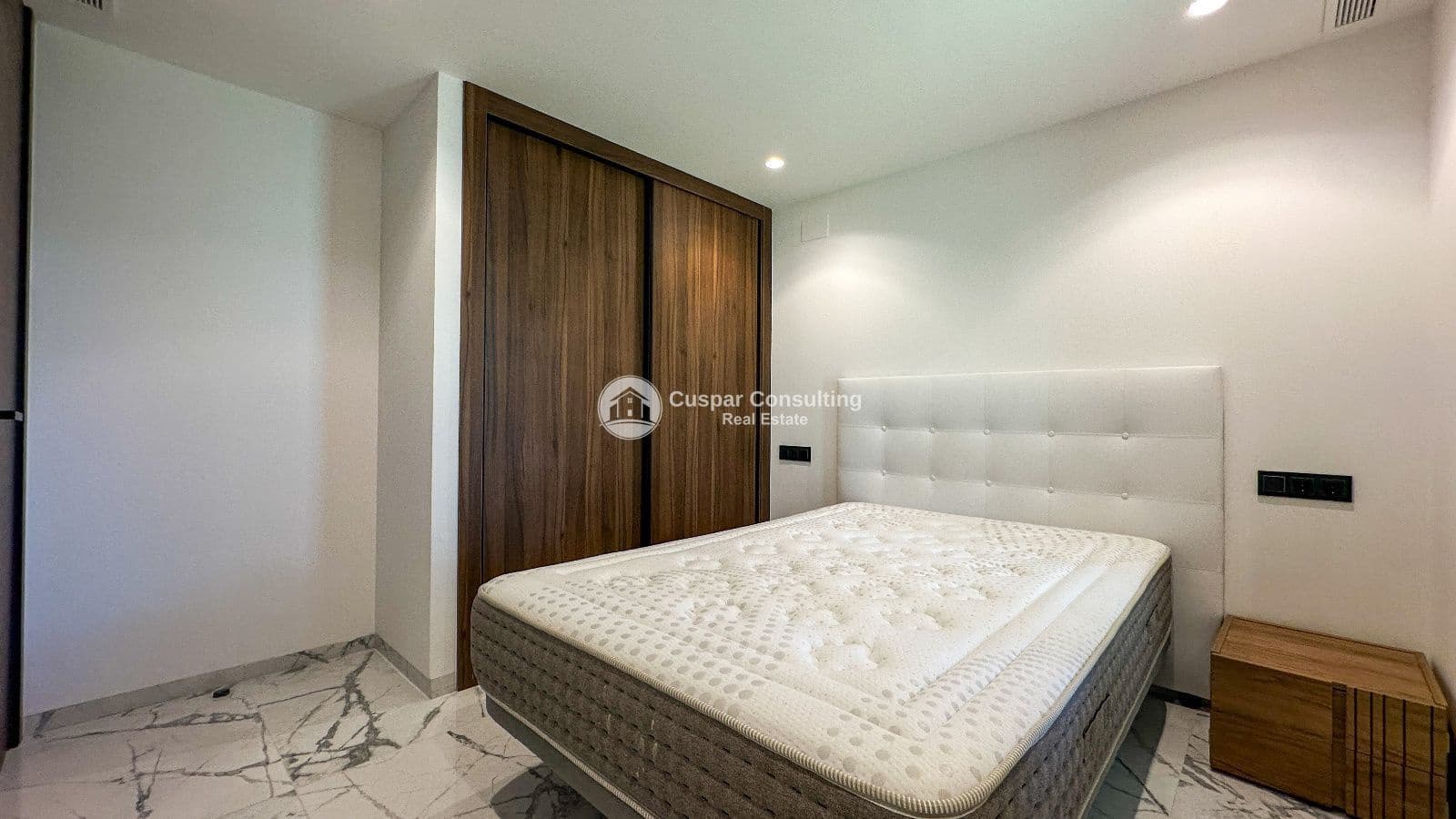 4 quarto Moradia para venda em Villamartin com piscina garagem - 2 950 000 € (Ref: 10163674)