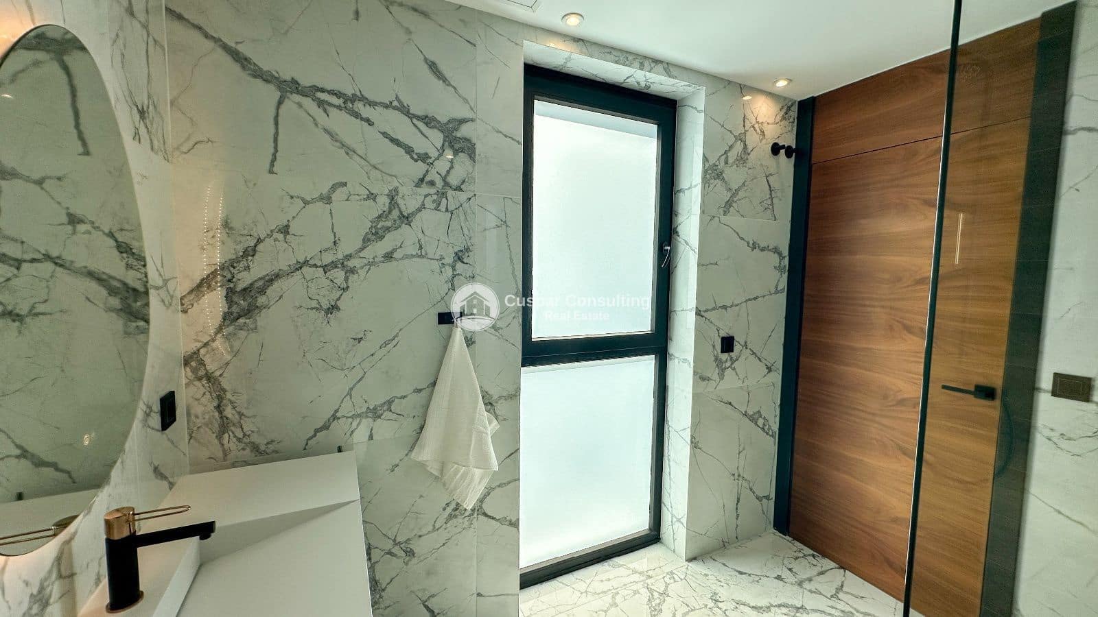 4 quarto Moradia para venda em Villamartin com piscina garagem - 2 950 000 € (Ref: 10163674)