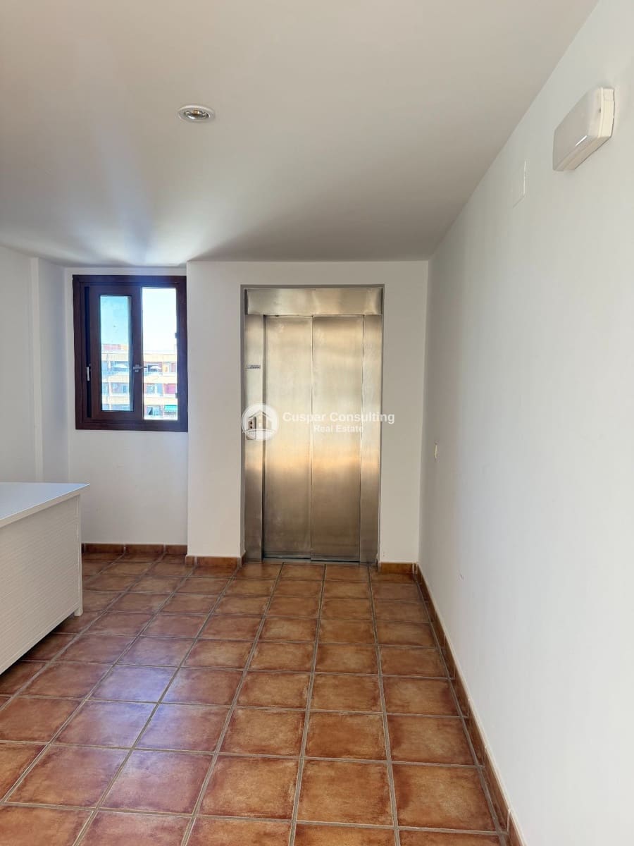 2 soveværelse Penthouse til salg i Punta Prima med swimmingpool garage - € 420.000 (Ref: 10165591)