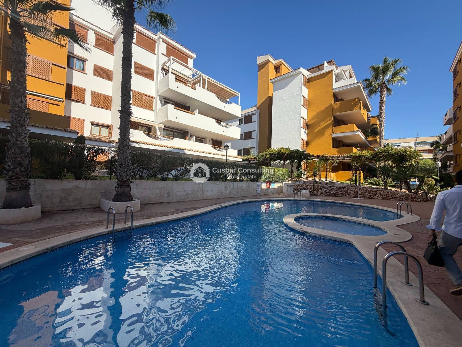 2 soveværelse Penthouse til salg i Punta Prima med swimmingpool garage - € 420.000 (Ref: 10165591)
