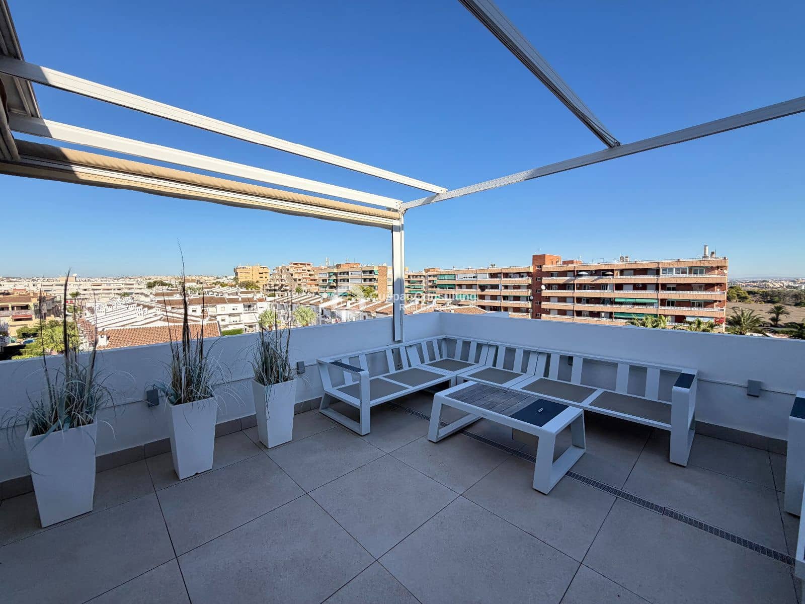 2 soveværelse Penthouse til salg i Punta Prima med swimmingpool garage - € 420.000 (Ref: 10165591)