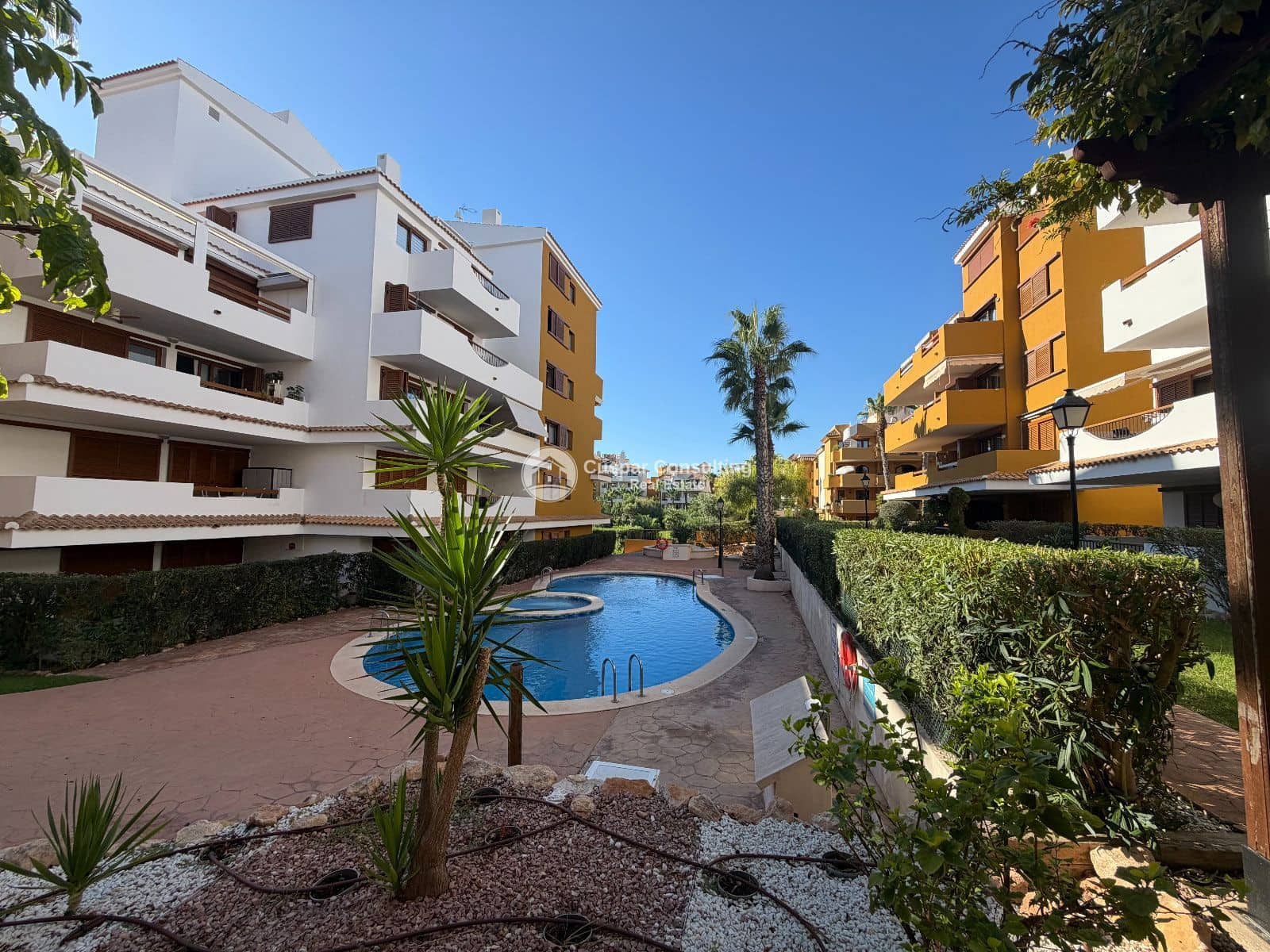 2 soveværelse Penthouse til salg i Punta Prima med swimmingpool garage - € 420.000 (Ref: 10165591)